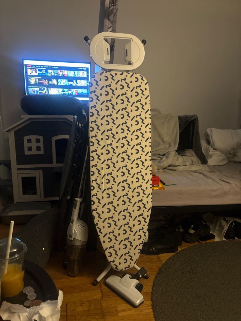 Iron board 