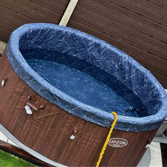 Lay-Z-Spa Toronto hot tub and accessories.  Was £1,198