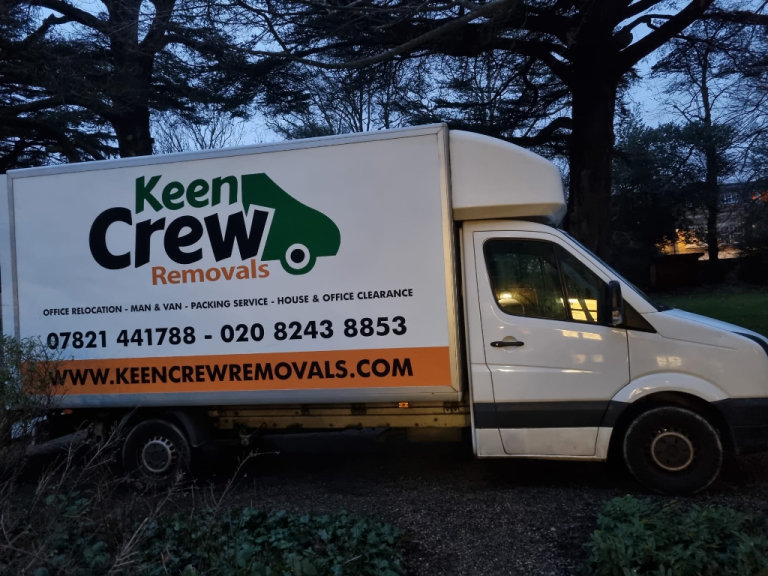 LONDON HOUSE REMOVALS - END OF TENANCY - STUDENT RELOCATION - SHIFTING MOVERS  - VAN AND MAN - TW4
