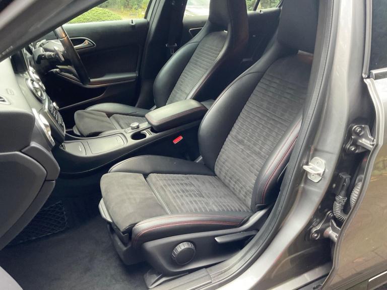 2015 Mercedes-Benz GLA 2.1 GLA220d AMG Line 7G-DCT 4MATIC Euro 6 (s/s) 5dr ESTATE Diesel Automatic