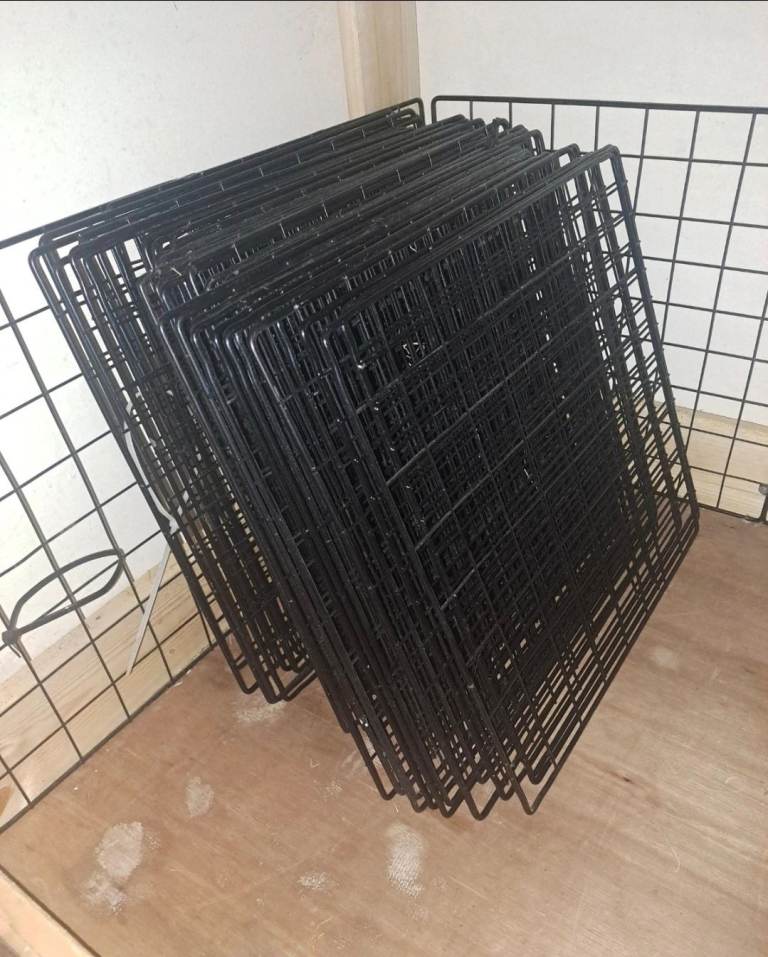 Black Metal Wire Grids for Pet Cages or Enclosures