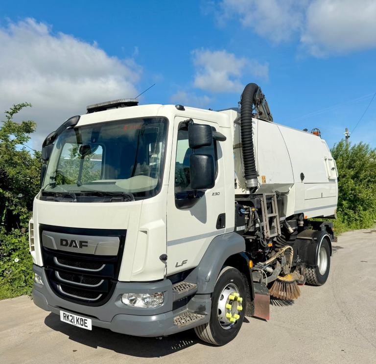 2021 DAF LF55.230 BUCHER MAXPOWA50 ROAD SWEEPER LHD 16 TON 32,000 MILES EURO-6