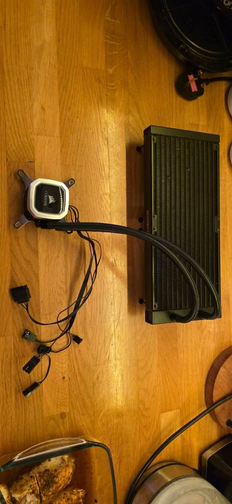 CORSAIR H115I RGB Platinum 280mm radiator 