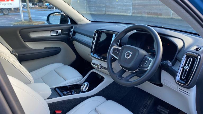 2025 Volvo XC40 2.0 B3P Ultra Dark 5dr Auto Petrol Estate Estate Petrol Automatic