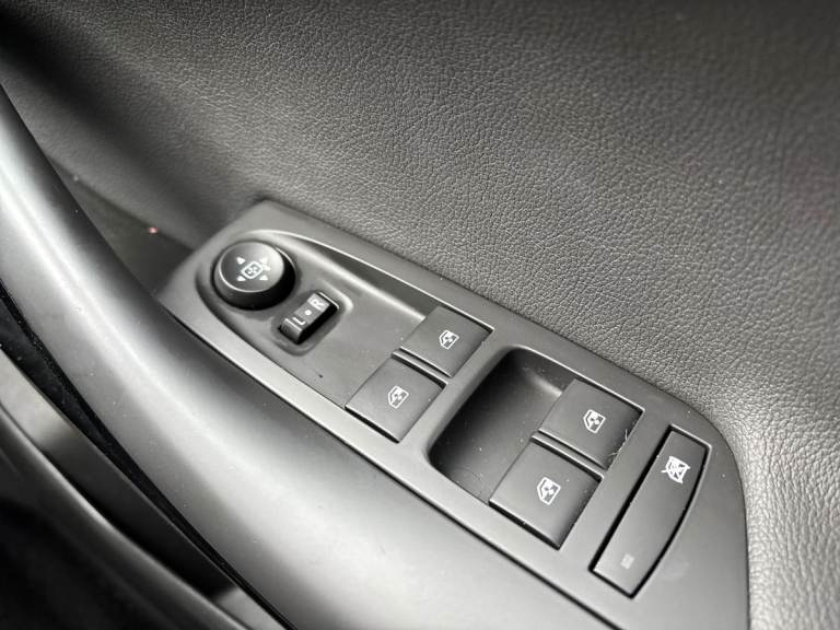 2021 Vauxhall Astra Astra Griffin EDN 1.2 T 5sr Hatchback Petrol Manual