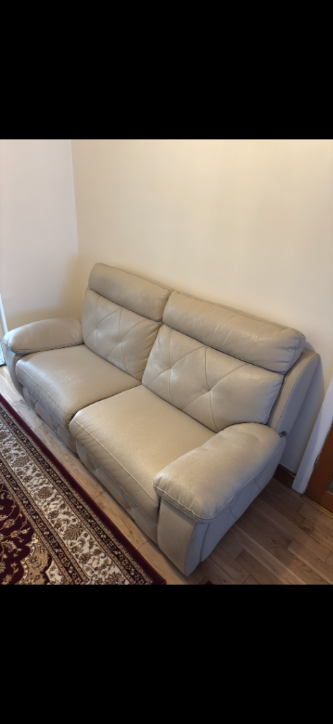 2 Seater Recliner Sofa – Cream Leather – Good Working Condition