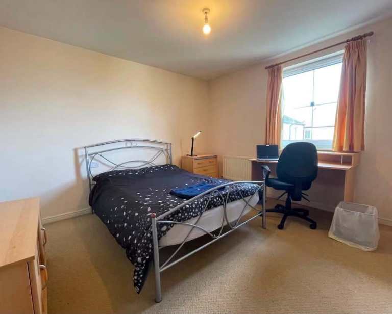 Ensuite quiet double bedroom available - Leith walk