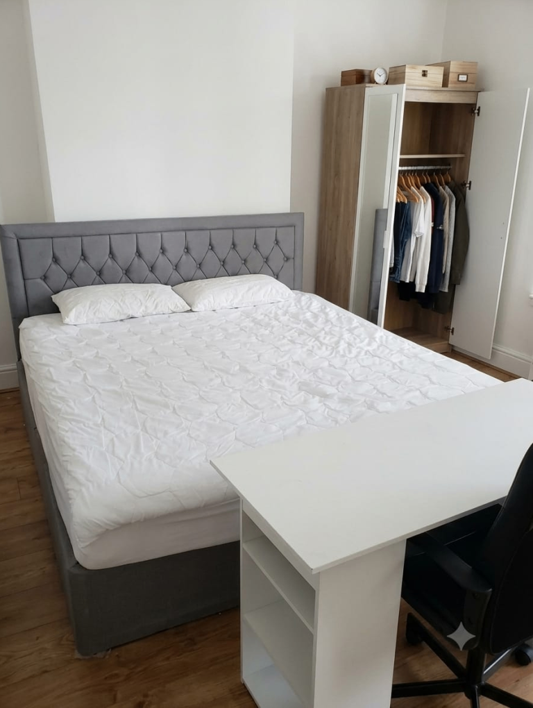 Spacious & Cosy Double room for rent DN35 7RP