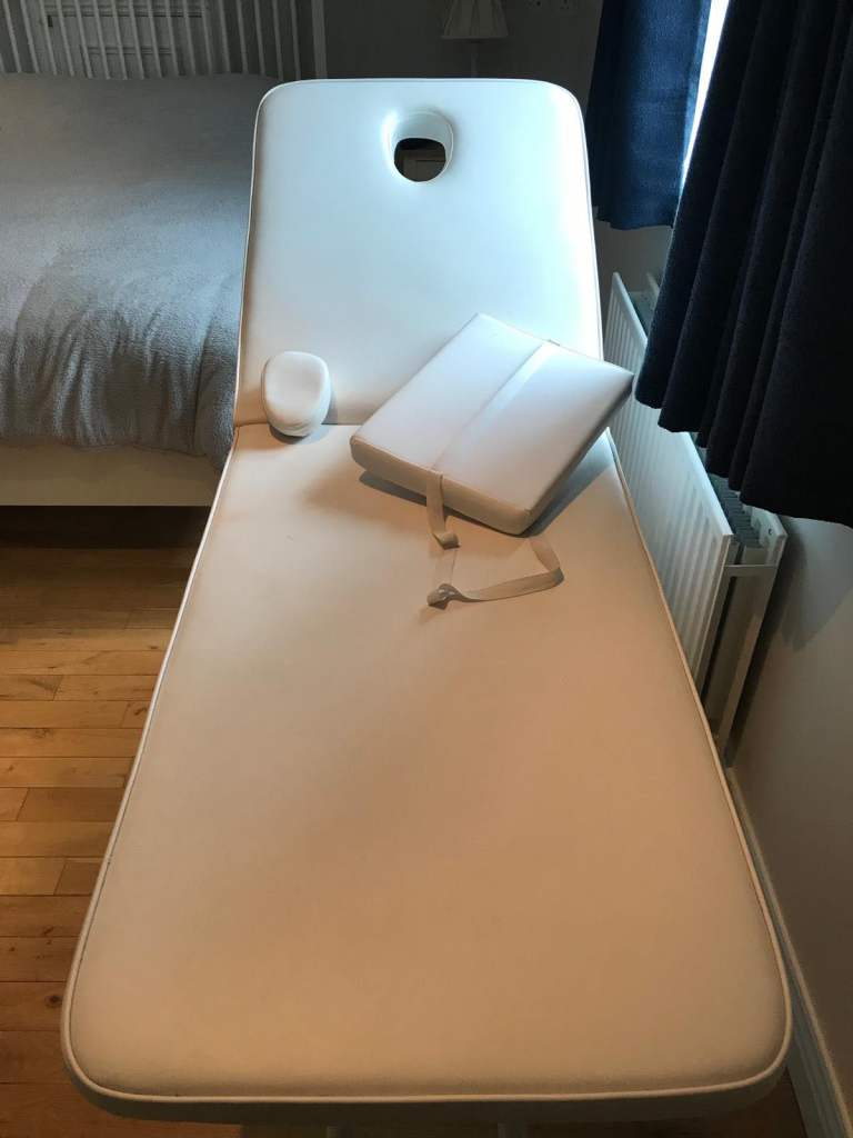 Massage / Beauty couch (salons direct)