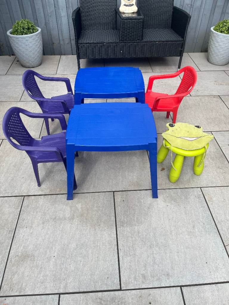kids tables and chairs