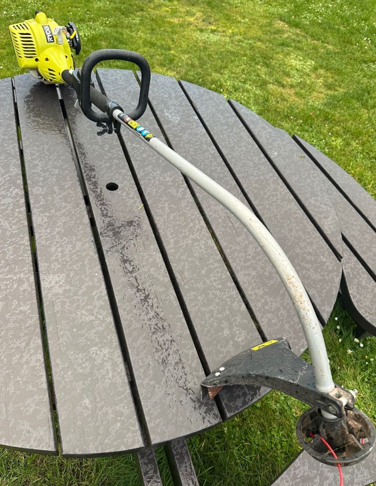 Ryobi petrol Strimmer super condition lawnmower mower grass trimmer weed eater