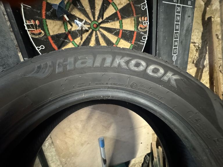 VW 2021 Transporter Hankook Vantara 205/65R16C Used tyre for sale. 5-6mm tread, in good condition.