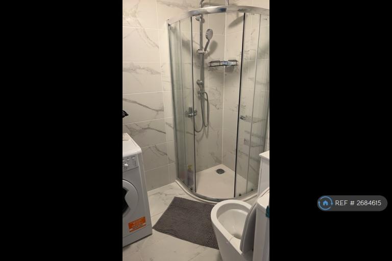 3 bedroom house in London, London, E15 (3 bed) (#2684615)