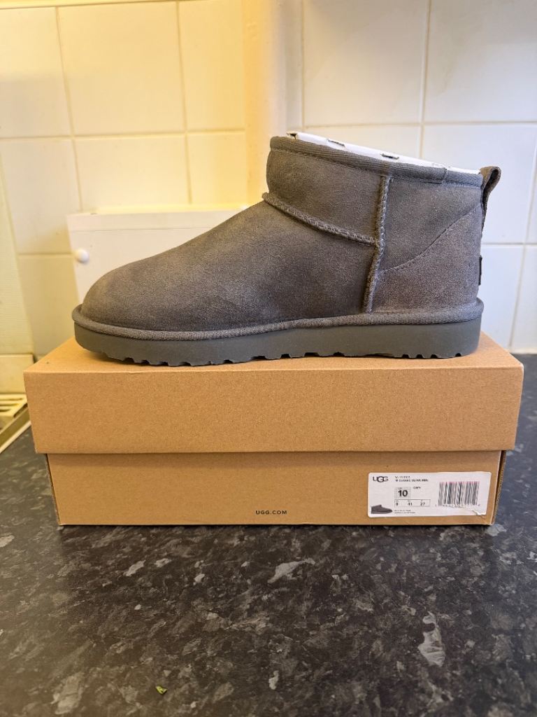 UGG mini boot uk 8
