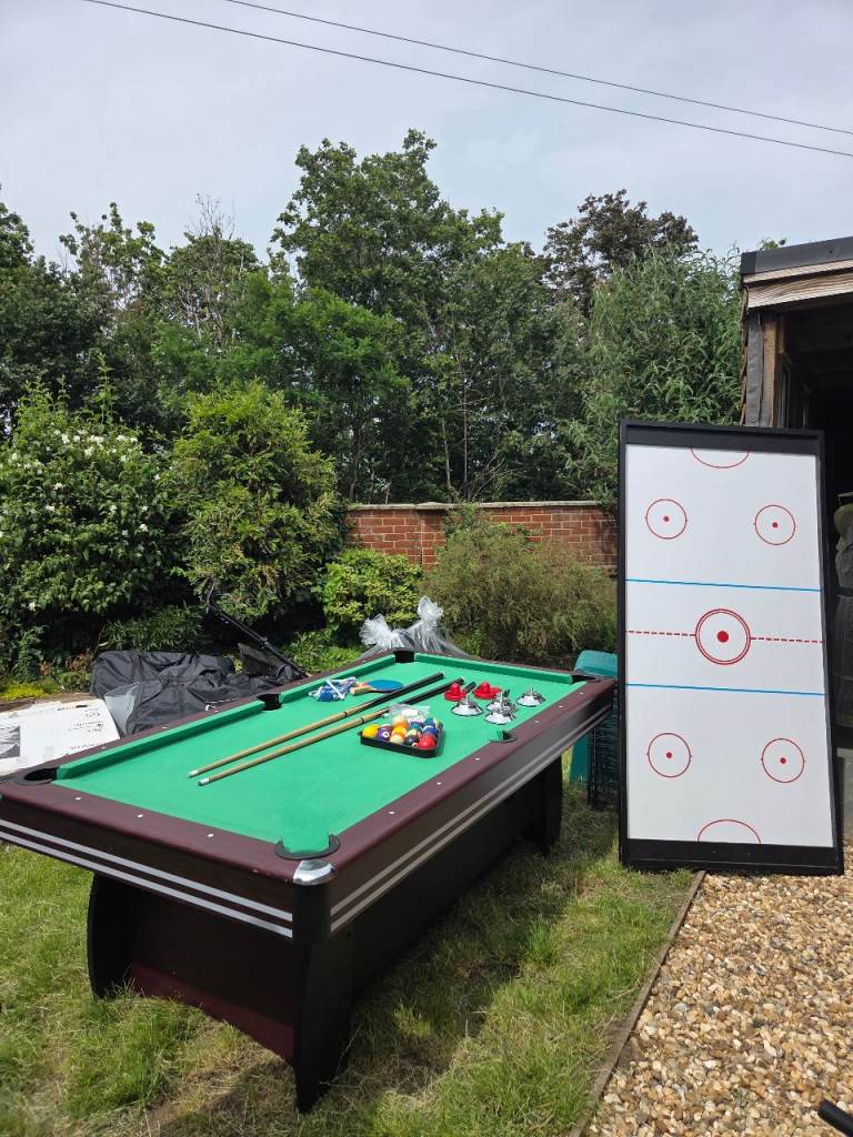 Walker And Simpson Gamesmaster 7ft 3-in-1 Pool Table Tennis Air Hockey Game
