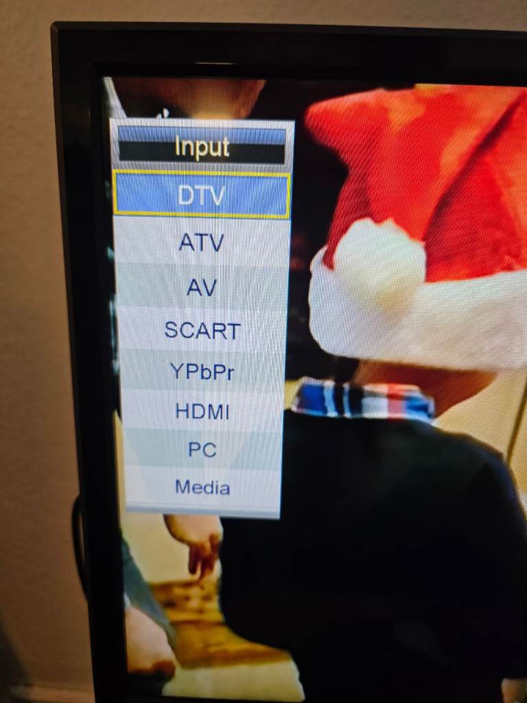 Cello 24 inch 12 volt led hd tv caravan or motorhome