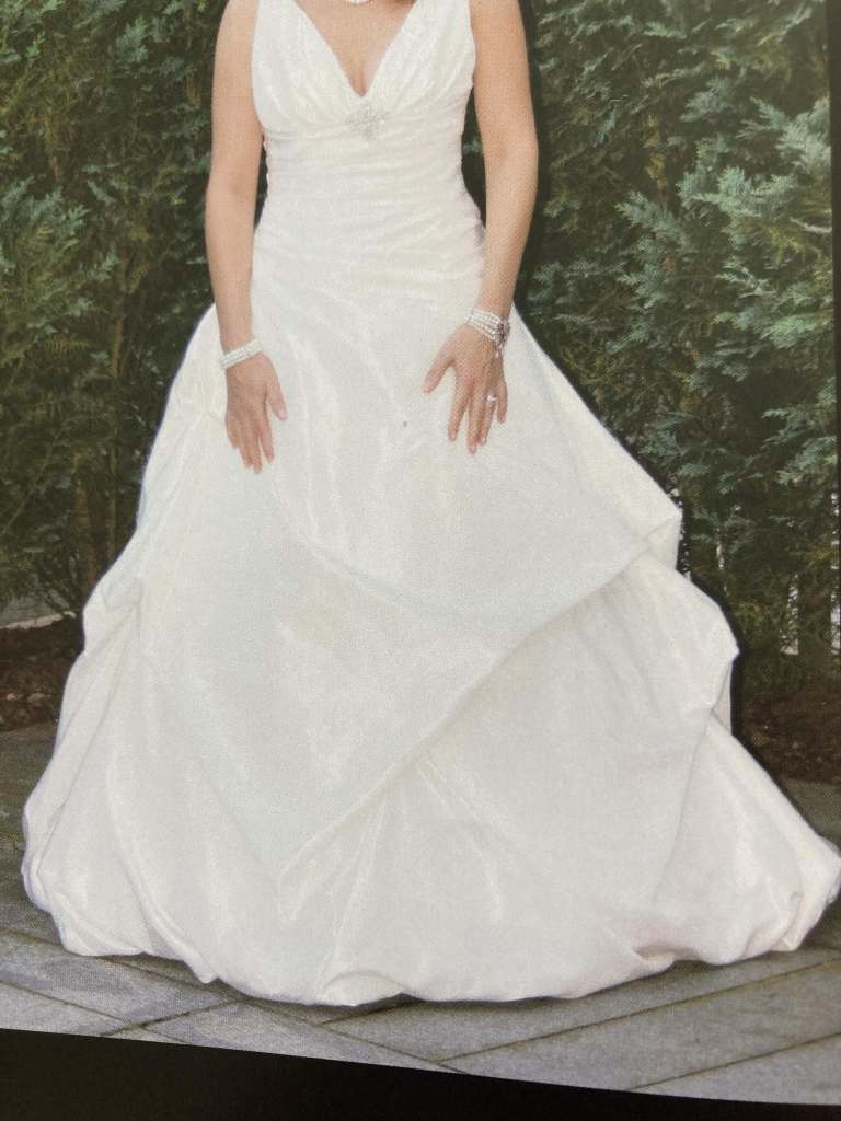 Ivory wedding dress with cream underskirt