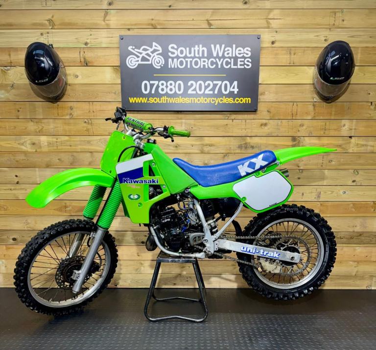 Kawasaki KX125 / 1987 model / just had top end rebuild