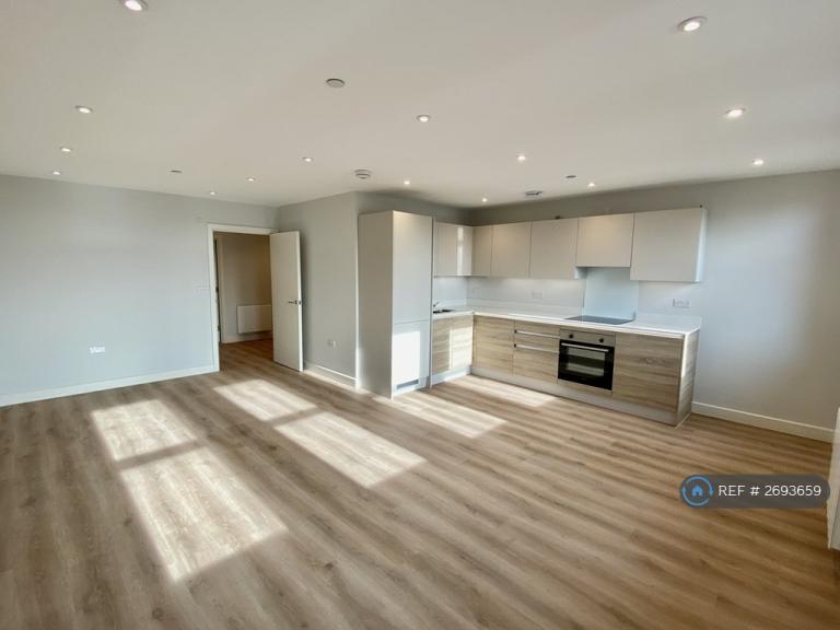 2 bedroom flat in Richmond House, Bournemouth, BH2 (2 bed) (#2693659)