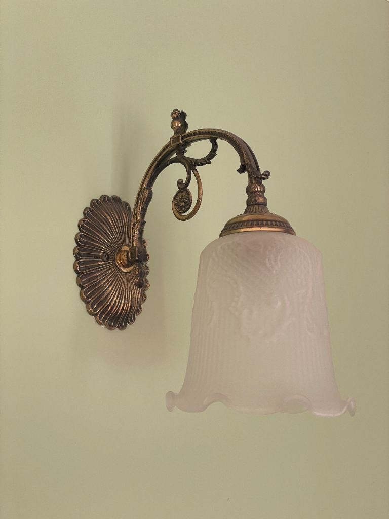 Chandelier and wall lights 