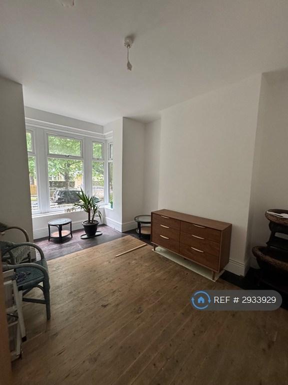 3 bedroom house in Beechwood Grove, Bradford, BD6 (3 bed) (#2933929)