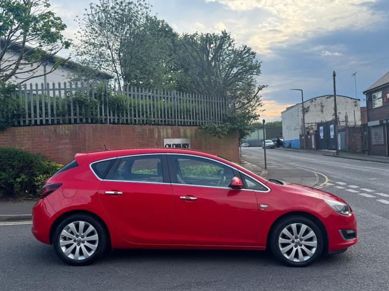 2013 Vauxhall Astra 1.6i 16V SE 5dr HATCHBACK Petrol Manual