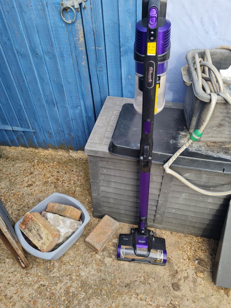 Shark Cordless Vacuum Cleaner - Purple, Good Condition