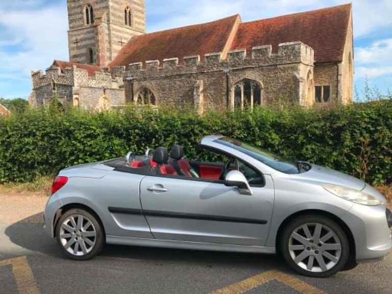 PEUGEOT 207 1.6 GT DIESEL CONVERTIBLE RED/BLAcK LEATHER INTERIOR MOT 3 MONTHS - ROOF ALL WORKS