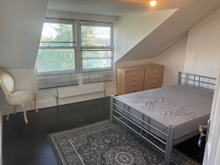 Large double bedroom