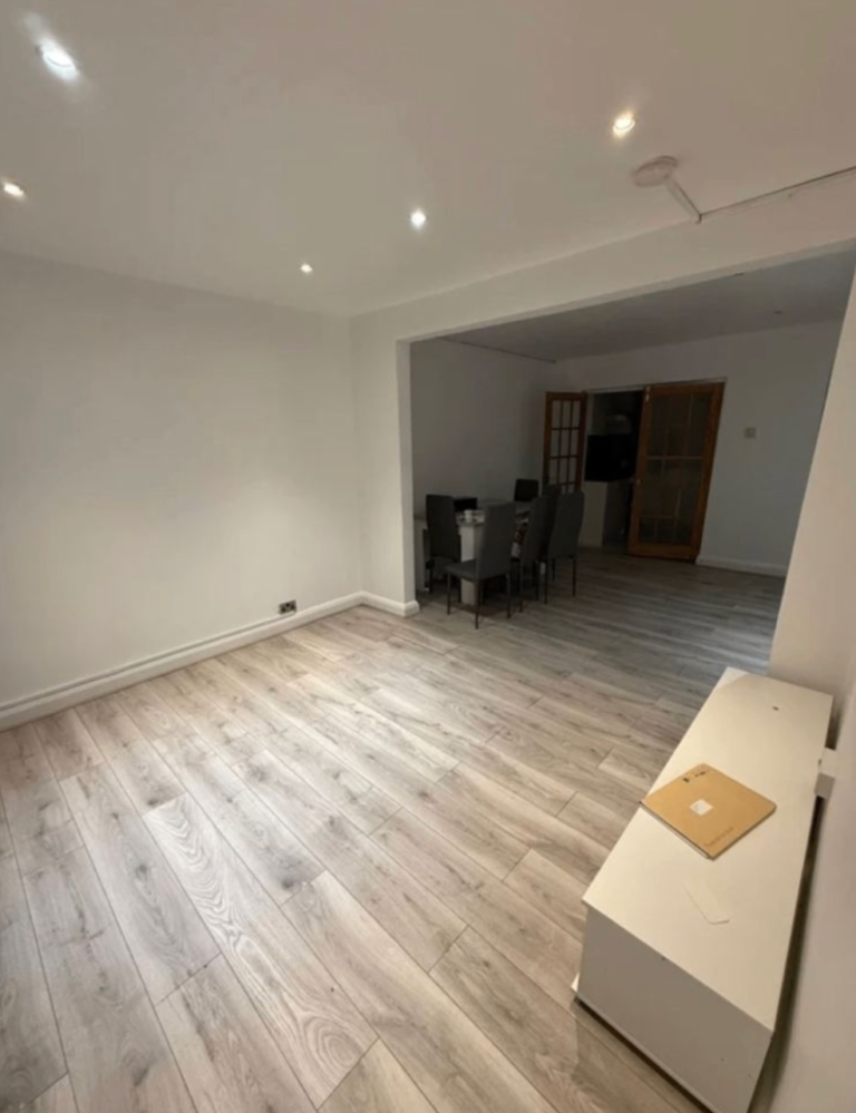 Modern 3-Bedroom House | Furnished | Kitchen | Parking | Salt Hill Way, Slough, Berkshire - SL1