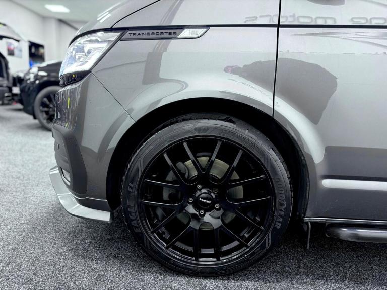 2022 Volkswagen Transporter 2.0 BiTDI T32 Highline Kombi DSG FWD SWB Euro 6 (s/s) 5dr WINDOW VAN ...