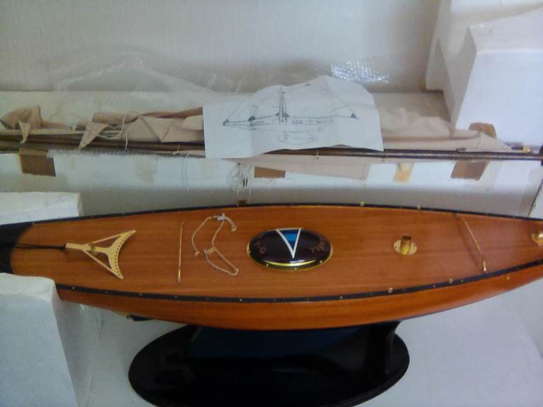 MYC BLUEBELL Display model yacht,35"1/2, 90 cm Length.
