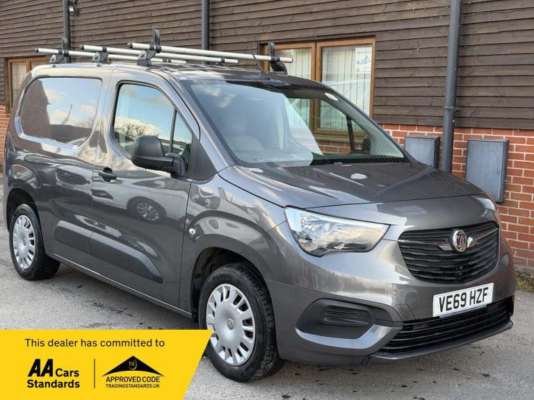 2019 Vauxhall Combo 2000 1.5 Turbo D 100ps H1 Sportive Van PANEL VAN DIESEL Manual