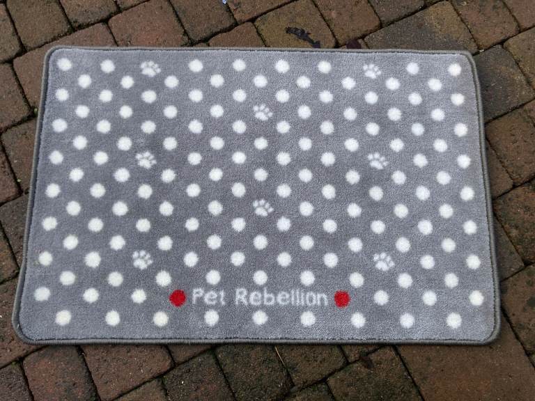 LARGE PET REBELLION DOG MAT as new