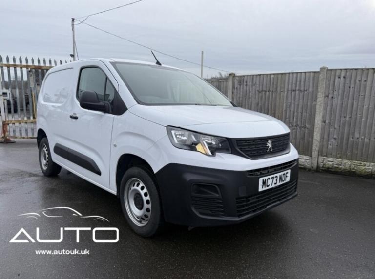 2023 Peugeot Partner 1000 1.5 BlueHDi 100 Professional Premium + Van PANEL VAN DIESEL Manual