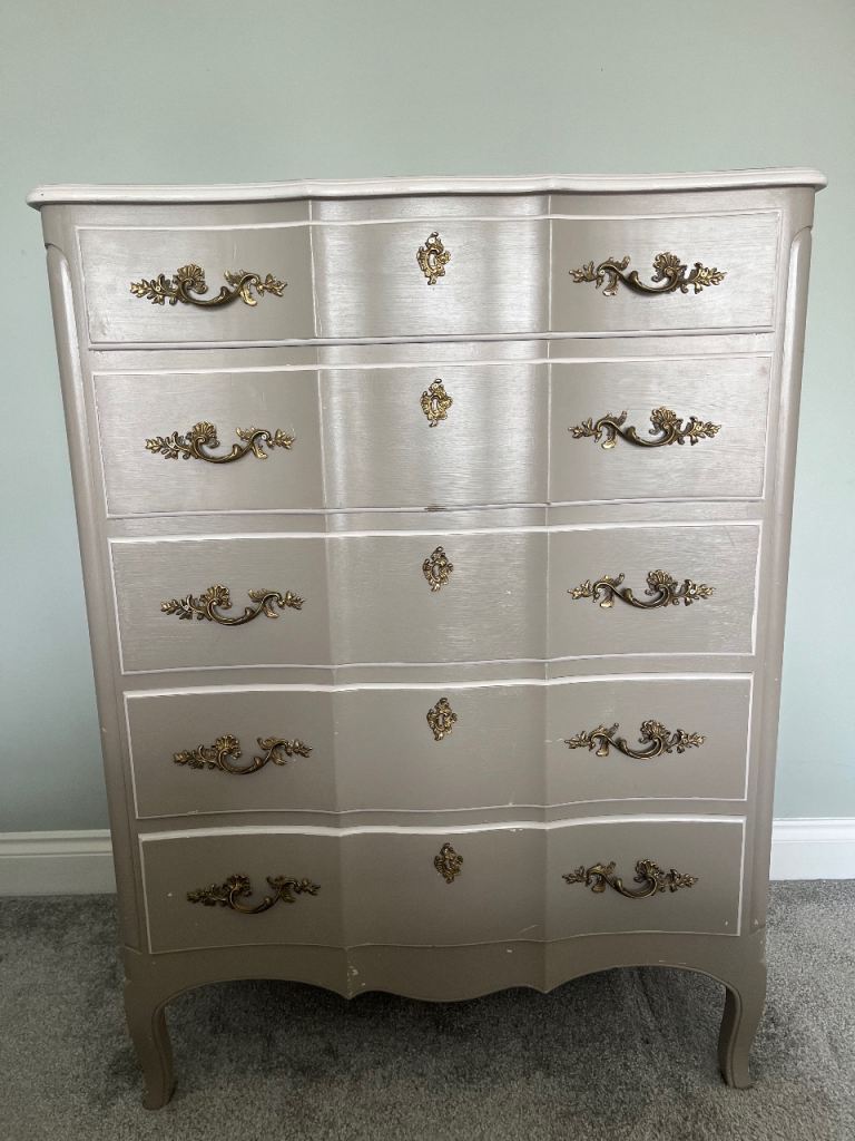 Lovely Grey Chest of Drawers with Gold Handles