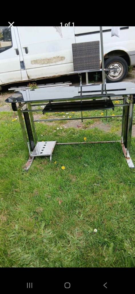 Back glass and metal computer desk