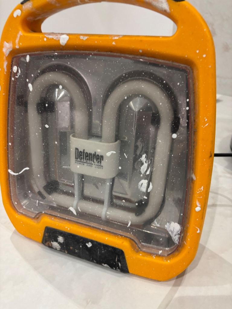 Defender work light 240v 