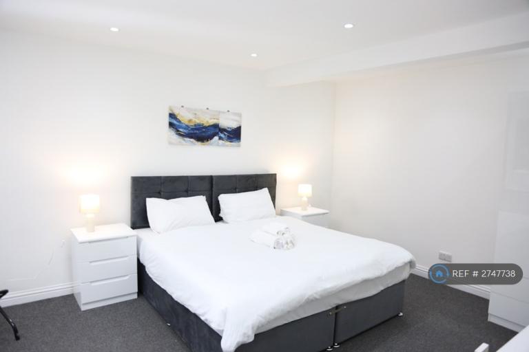 1 bedroom in Marvels Lane, London, SE12 (#2747738)