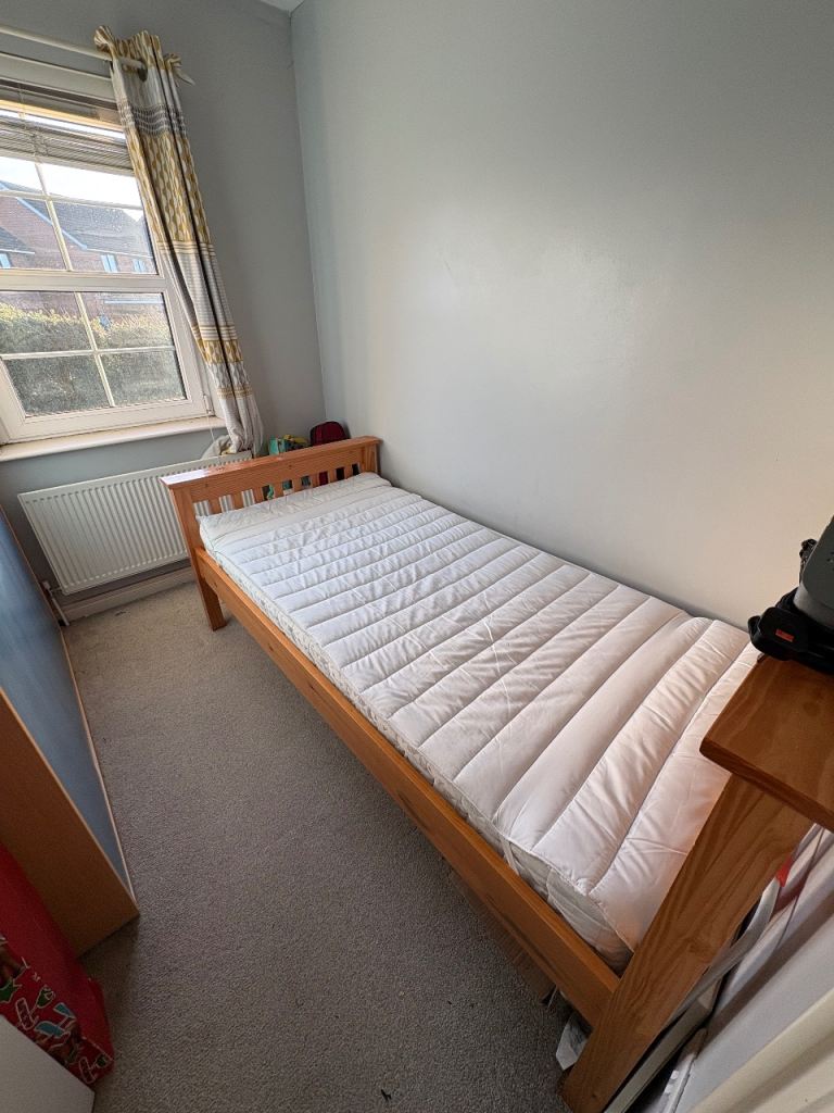 Single bed with mattress 