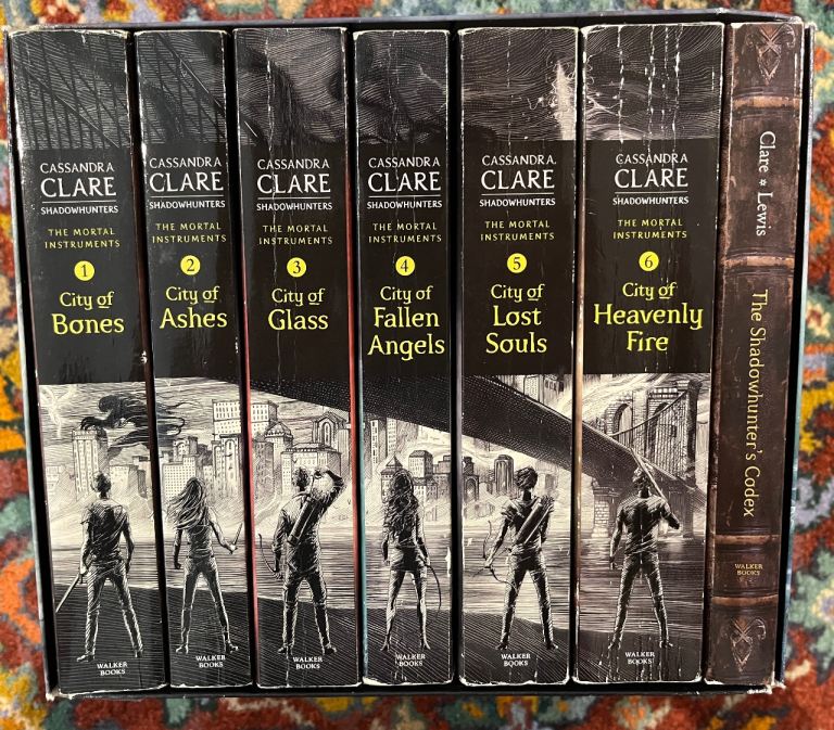 Cassandra Clare Mortal Instruments Box Set – Good Condition
