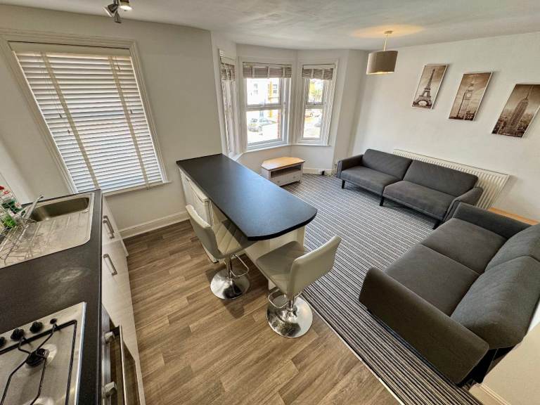 2 Bedroom Flat with a garden in a quite residential area 