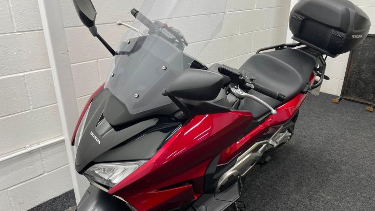 HONDA FORZA 750 R ** TOP BOX - FULL HISTORY - MAY 2027 MOT **