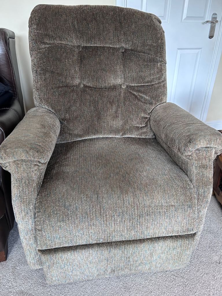 Riser Recliner chair 