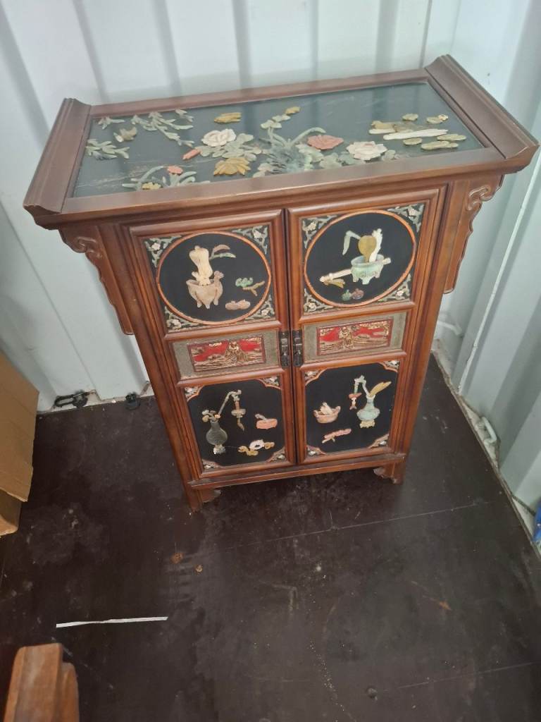 Chinese cabinet 