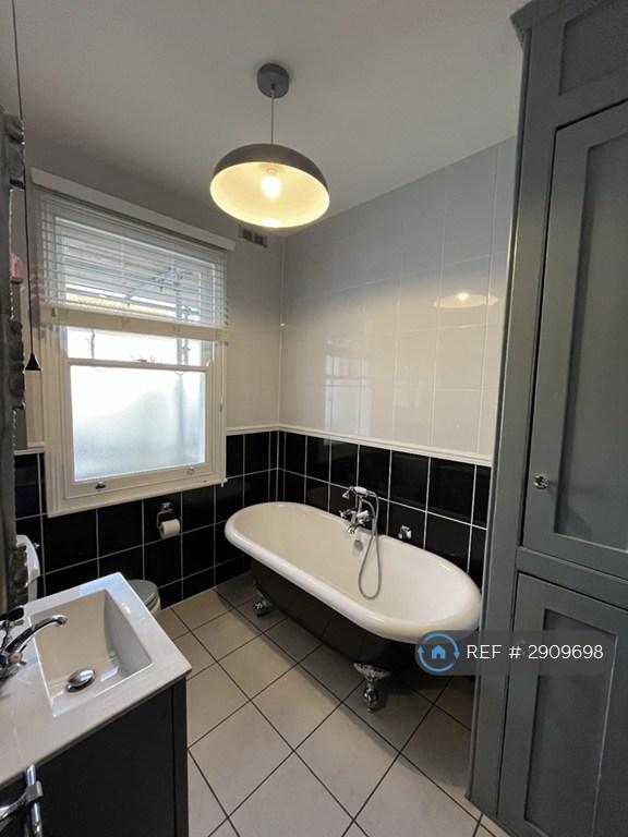 1 bedroom in Cranley Road, Westcliff-On-Sea, SS0 (#2909698)