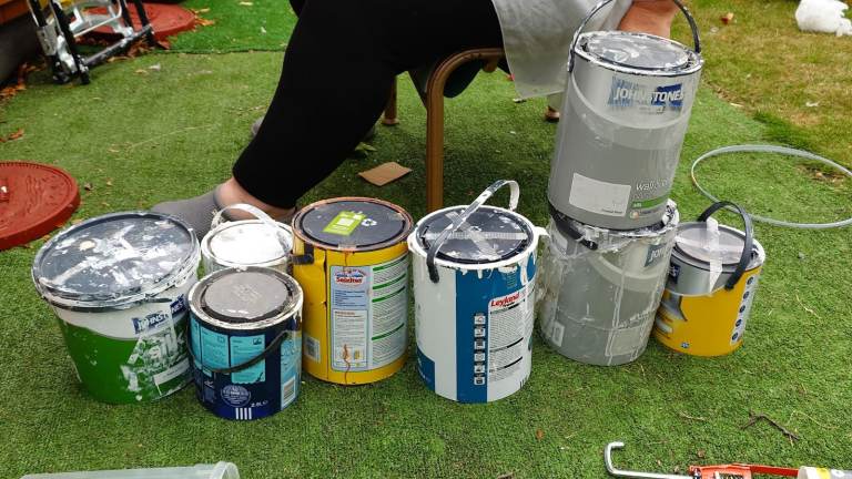  paint pots