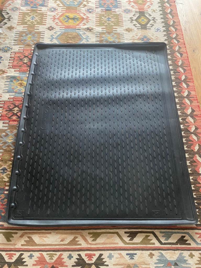 RUBBER CAR BOOT MAT