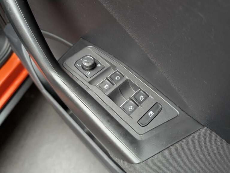 2019 Volkswagen T-Roc 2.0 TDI Design SUV 5dr Diesel DSG Euro 6 (s/s) (150 ps) - PRIVACY, CLIMATE,...