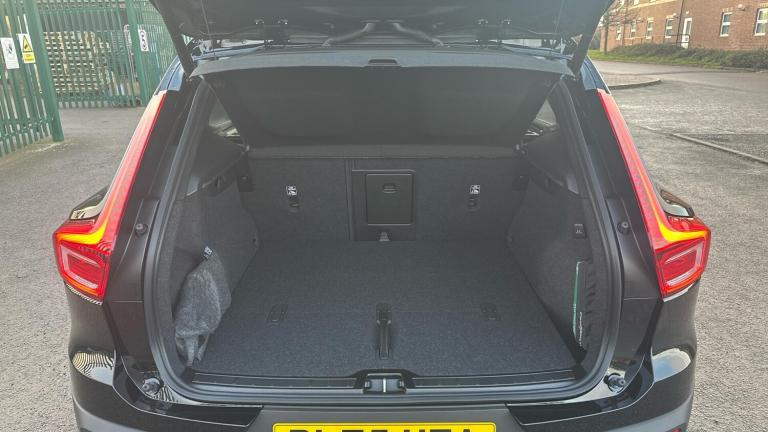  Volvo XC40 2.0 B4 MHEV Ultra Bright DCT Auto Euro 6 (s/s) 5dr Petrol/Electric Hybrid Automatic